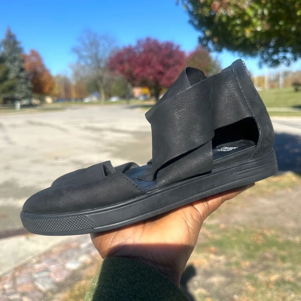 Eileen Fisher Carver Tumbled‎ Nubuck Sneaker Sandals Women's Size 6.5 Black